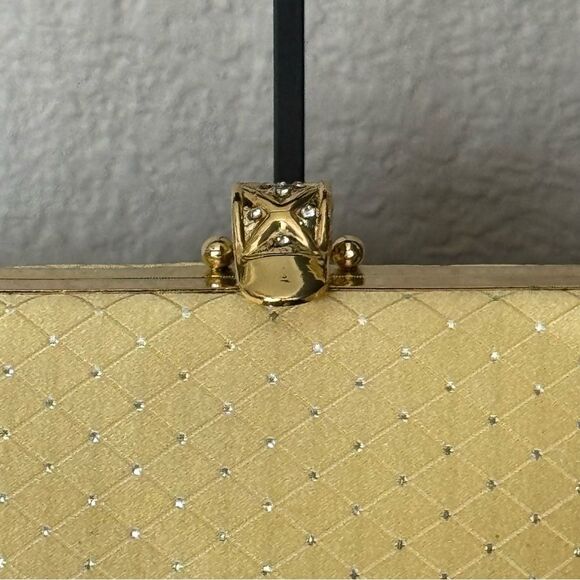 Vintage Yellow Gold Quilted Pattern Clutch Bag - Picture 2 of 9